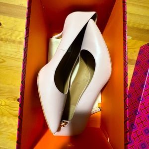 Tory Burch Elizabeth Kitten Heels Size 9